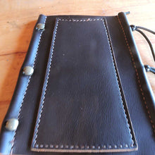 Load image into Gallery viewer, Us Leather Bracer